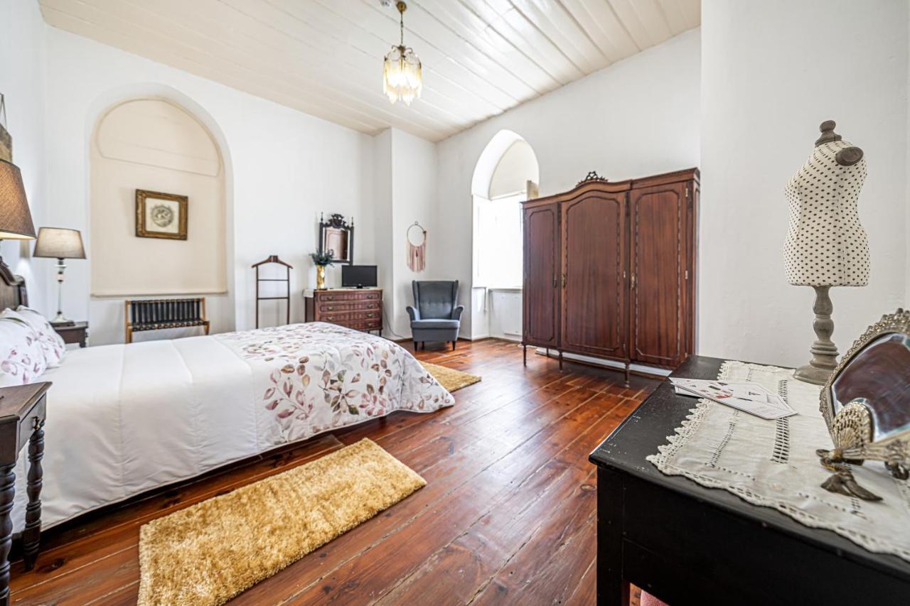 Dona Amelia Hostel Abrantes Buitenkant foto